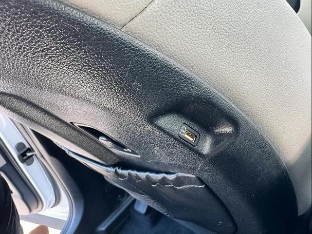 Photo of 2020 Snow White Pearl Kia Telluride