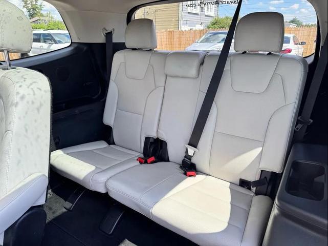 Photo of 2020 Snow White Pearl Kia Telluride