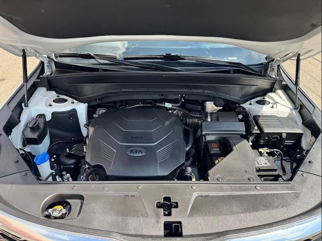 Photo of 2020 Snow White Pearl Kia Telluride