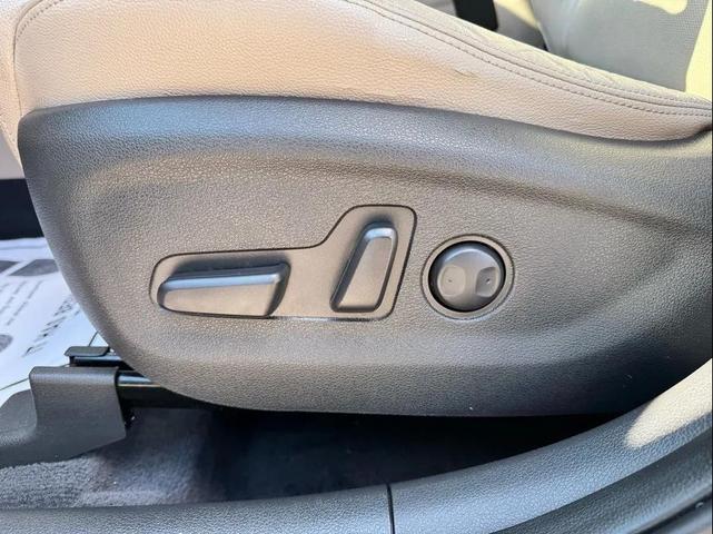 Photo of 2017 Red Hyundai TUCSON