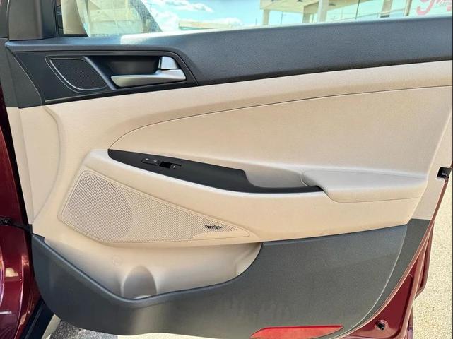 Photo of 2017 Red Hyundai TUCSON