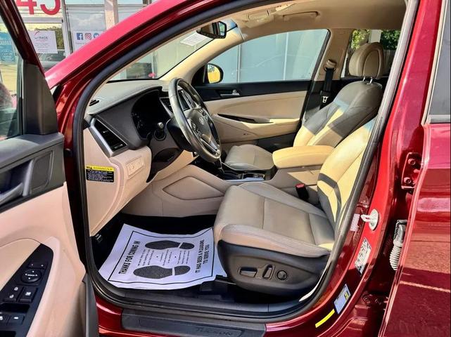 Photo of 2017 Red Hyundai TUCSON