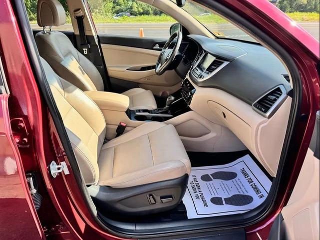 Photo of 2017 Red Hyundai TUCSON