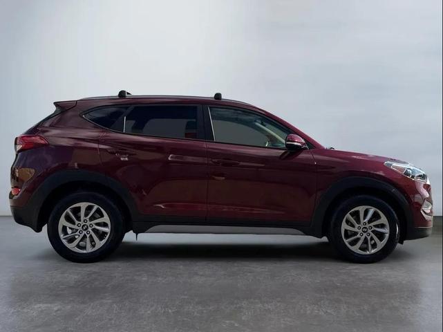 Photo of 2017 Red Hyundai TUCSON