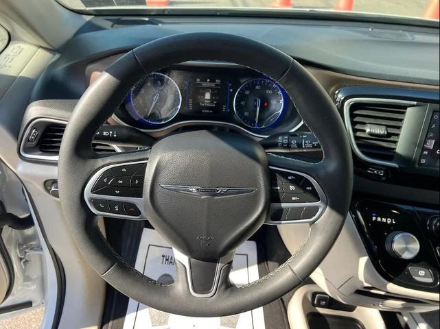 Photo of 2022 Bright White Clearcoat Chrysler Voyager