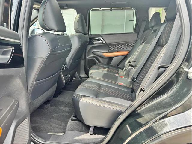 Photo of 2022 Black Mitsubishi Outlander