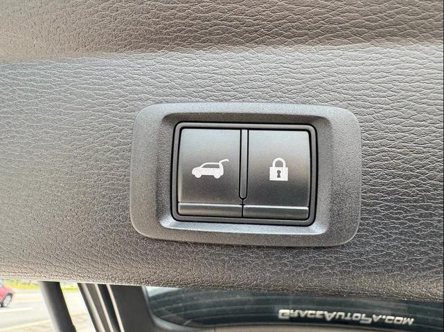 Photo of 2022 Black Mitsubishi Outlander