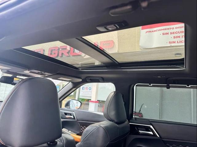 Photo of 2022 Black Mitsubishi Outlander