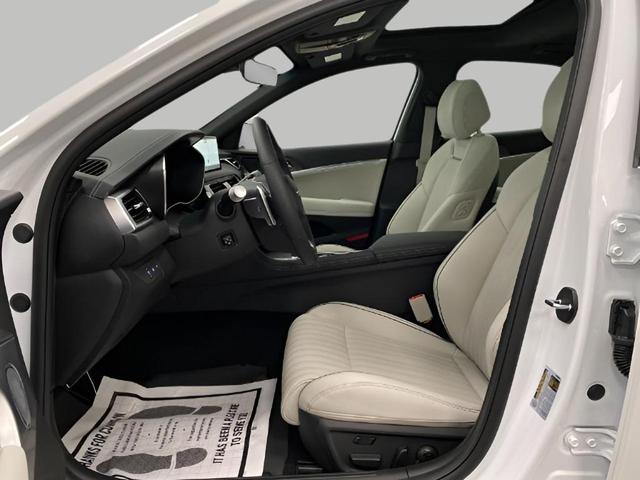 Photo of 2026 Uyuni White Genesis G70