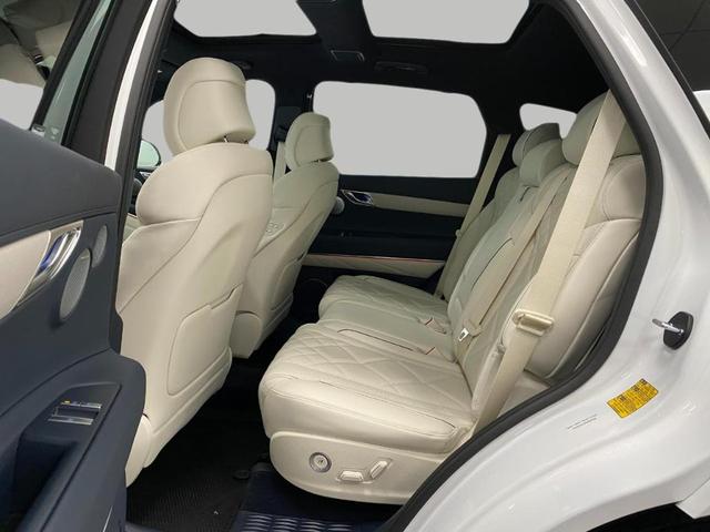 Photo of 2025 Uyuni White Genesis GV80
