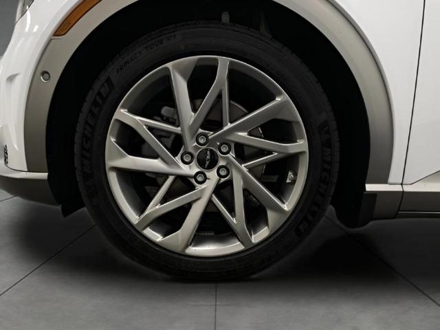 Photo of 2025 Uyuni White Genesis GV60
