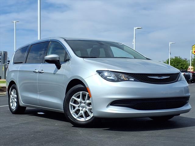 2022 Chrysler Voyager