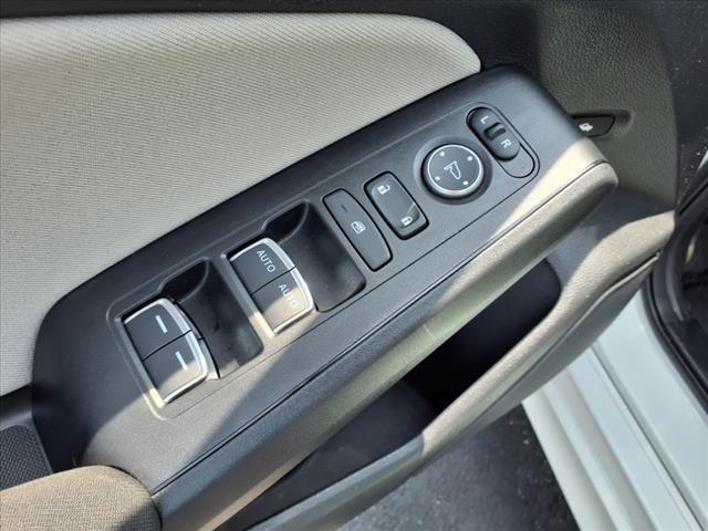 Photo of 2024 Platinum White Pearl Honda Civic