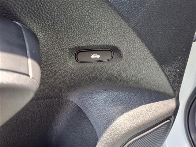 Photo of 2024 Platinum White Pearl Honda Civic