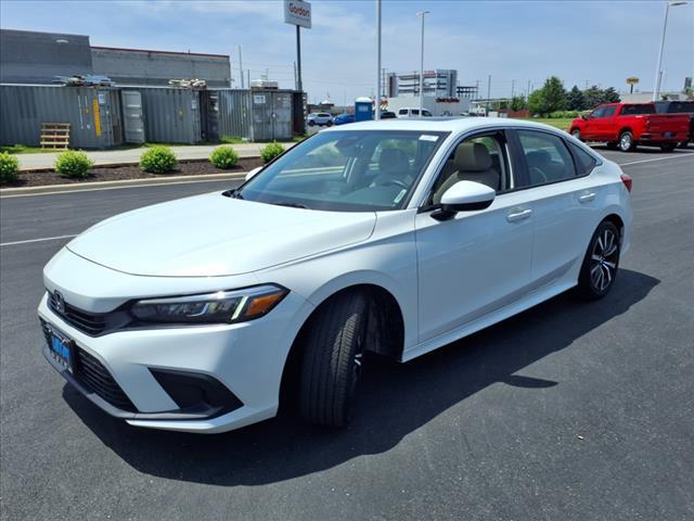 Photo of 2024 Platinum White Pearl Honda Civic