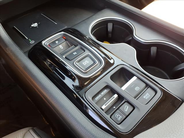 Photo of 2023 Lunar Silver Metallic Honda Pilot