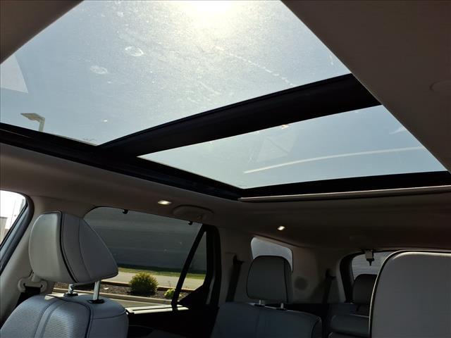 Photo of 2023 Lunar Silver Metallic Honda Pilot