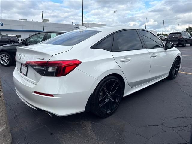 Photo of 2023 White Honda Civic