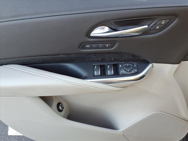 Photo of 2021 Crystal White Tri-Coat Cadillac XT4