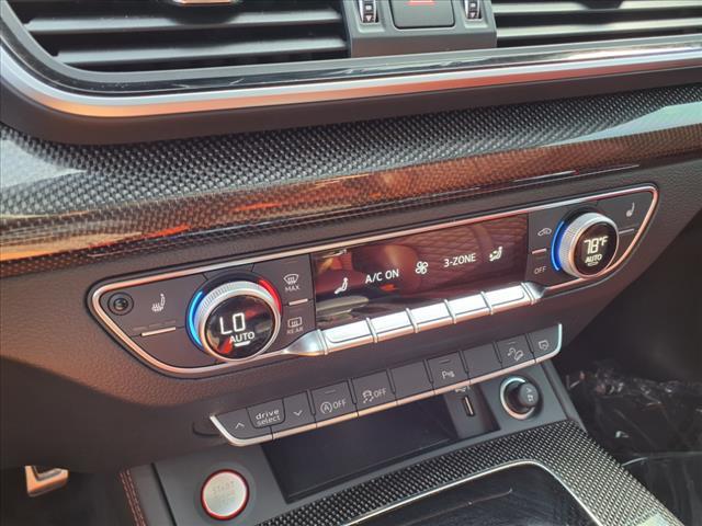 Photo of 2024 Mythos Black Metallic Audi SQ5
