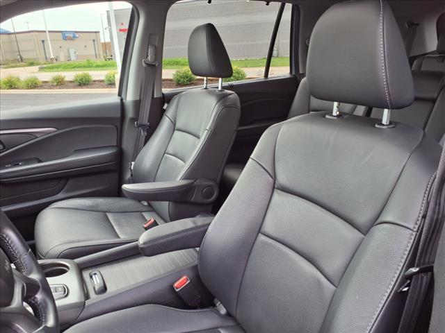 Photo of 2022 Sonic Gray Pearl Honda Pilot