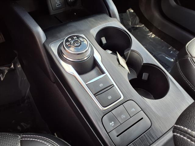 Photo of 2022 Agate Black Metallic Ford Escape
