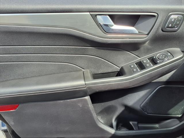 Photo of 2022 Agate Black Metallic Ford Escape