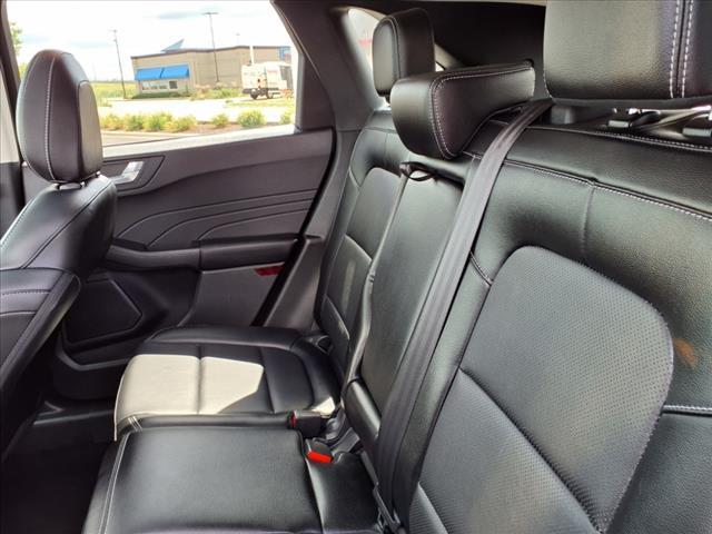 Photo of 2022 Agate Black Metallic Ford Escape
