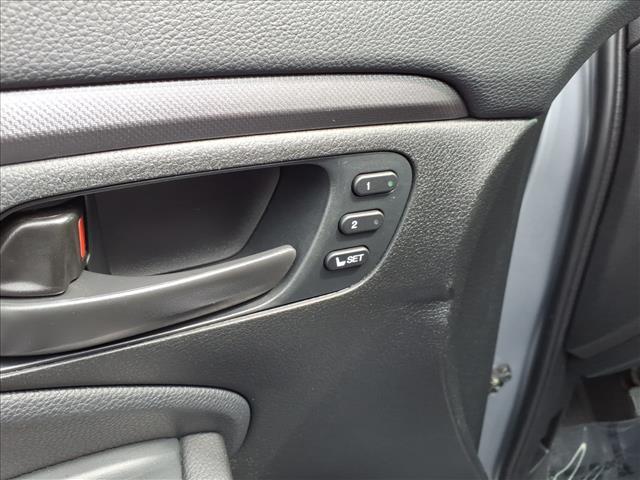 Photo of 2022 Lunar Silver Metallic Honda Pilot