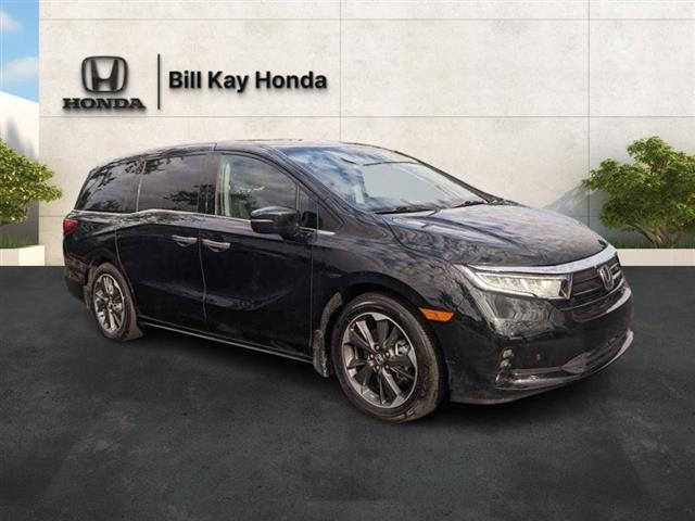 Photo of 2024 Crystal Black Pearl Honda Odyssey