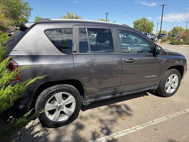 Photo of 2017 Granite Crystal Metallic Clearcoat Jeep Compass