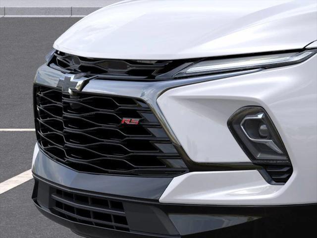 Photo of 2025 Iridescent Pearl Tricoat Chevrolet Blazer