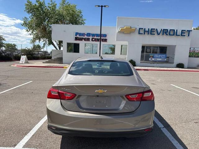 Photo of 2023 Exterior, Greige Met-1 (615g) Chevrolet Malibu