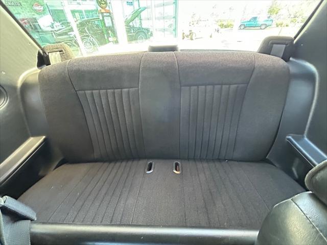 Photo of 1991 White Ford Mustang