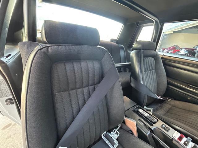 Photo of 1991 White Ford Mustang