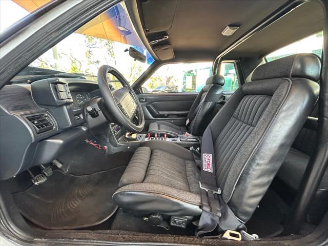 Photo of 1991 White Ford Mustang