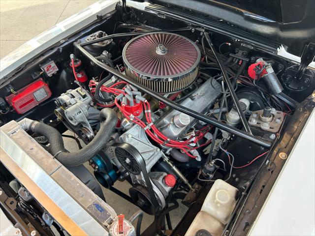 Photo of 1991 White Ford Mustang
