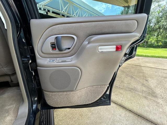 Photo of 1996 Black GMC Yukon