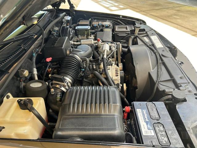 Photo of 1996 Black GMC Yukon