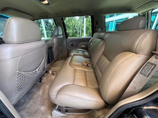 Photo of 1996 Black GMC Yukon