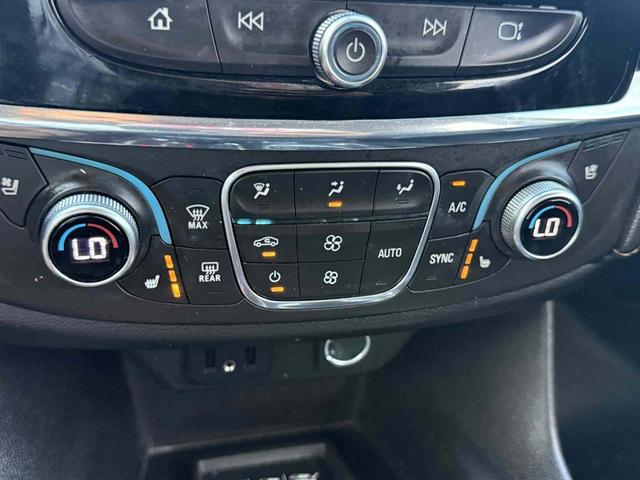 Photo of 2018 Silver Ice Metallic Chevrolet Traverse