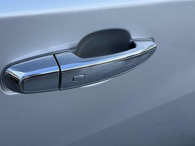 Photo of 2018 Silver Ice Metallic Chevrolet Traverse
