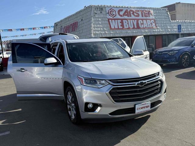 Photo of 2018 Silver Ice Metallic Chevrolet Traverse