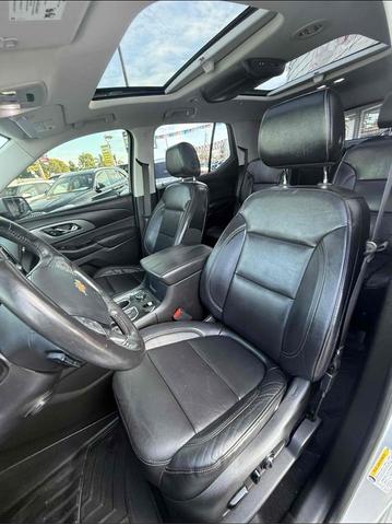 Photo of 2018 Silver Ice Metallic Chevrolet Traverse