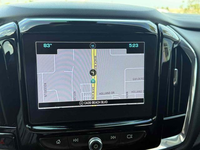 Photo of 2018 Silver Ice Metallic Chevrolet Traverse