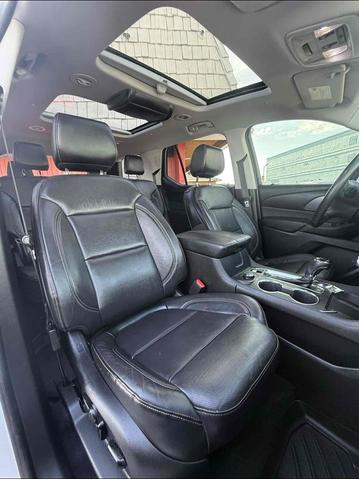 Photo of 2018 Silver Ice Metallic Chevrolet Traverse