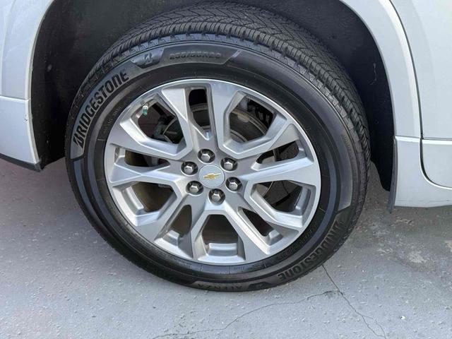Photo of 2018 Silver Ice Metallic Chevrolet Traverse