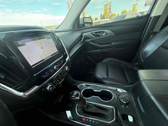 Photo of 2018 Silver Ice Metallic Chevrolet Traverse