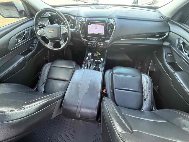 Photo of 2018 Silver Ice Metallic Chevrolet Traverse