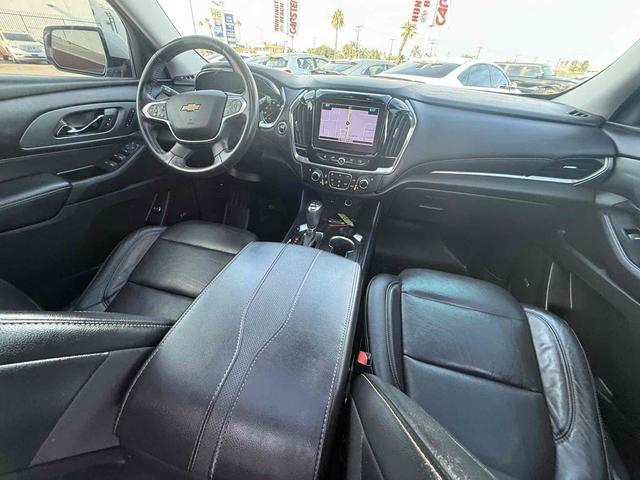 Photo of 2018 Silver Ice Metallic Chevrolet Traverse